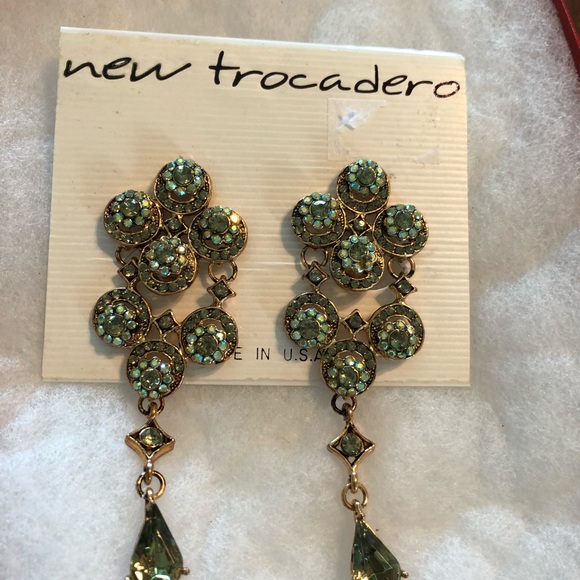 Statement necklace & earrings in peridot crystal - Picture 7 of 7